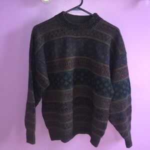 Patterned wool sweater size L